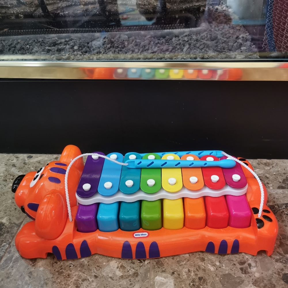 toy piano